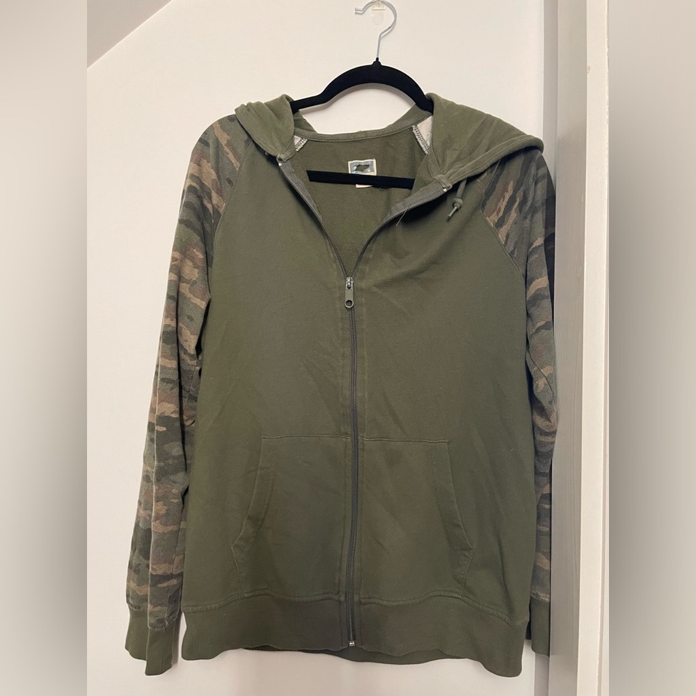 Size M zip up hoodie